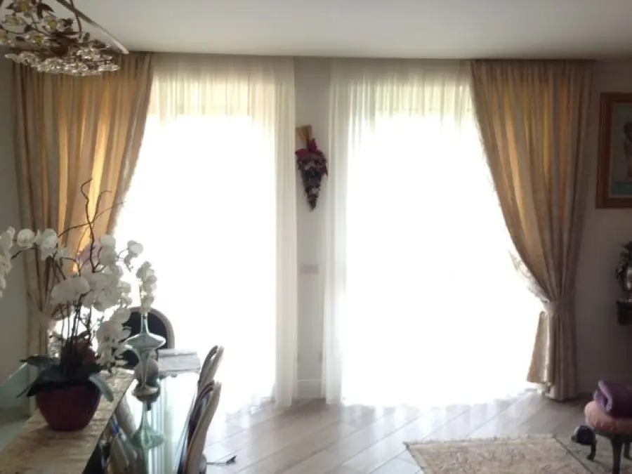 Quali tipi di tende scegliere per casa? Ecco alcuni consigli